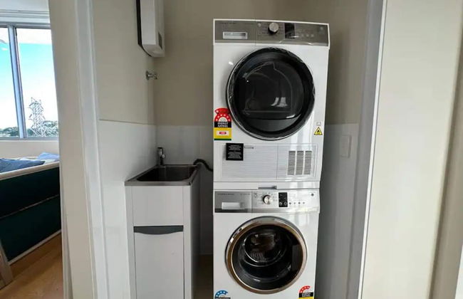 Brilliant 3 Month Corporate Rental With Balcony - Photo 21