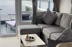 Lakeside Holiday Home with Hot Tub - Foto 19