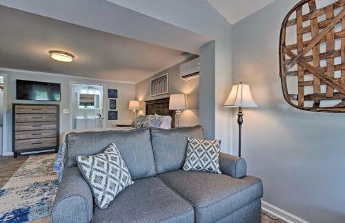 Couples Retreat with Lake and Mtn Views, Fire Pit - Foto 9