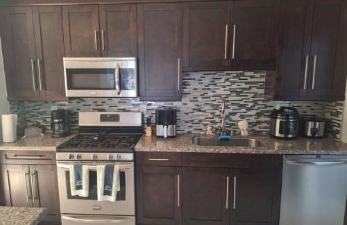 Heated Pool Private Duplex House, BBQ, Parking, WiFi - Foto 35