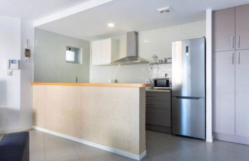 Modern seafront flat with a private garage - Foto 6