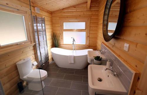 Cambridgeshire Lakes - luxury lodges in a stunning lake location - Foto 11