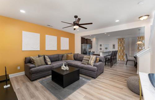 Stylish Getaway near Downtown Raleigh & Coastal Credit Music Park - Foto 1