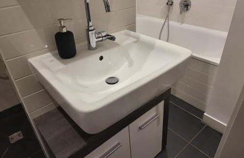 Trendige Stadtwohnung, historisches Haus mit Terrasse und Garten - Foto 9