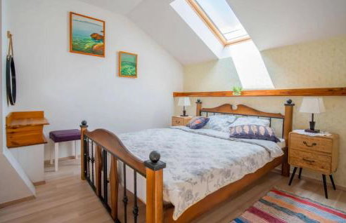 2 Bedroom Amazing Apartment In Veli Brgud - Photo 4