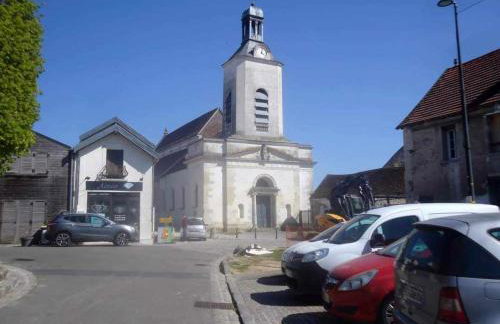 Airport Paris Eiffel Tower Center Roissy CDG - Foto 24