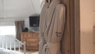 2 - Romantic cabin escape, with outdoor copper bathtub! - Foto 3