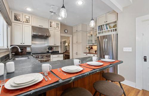 City Park Charm - Vintage Home with Modern Comforts - Foto 27