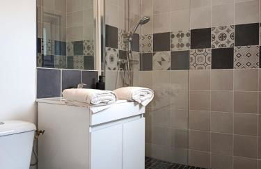 Le Trèfle Doré T2, wifi, private parking space - Foto 6