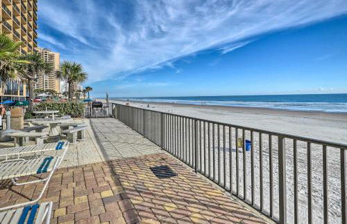 Sleek Beachfront Getaway with Community Perks! - Foto 28