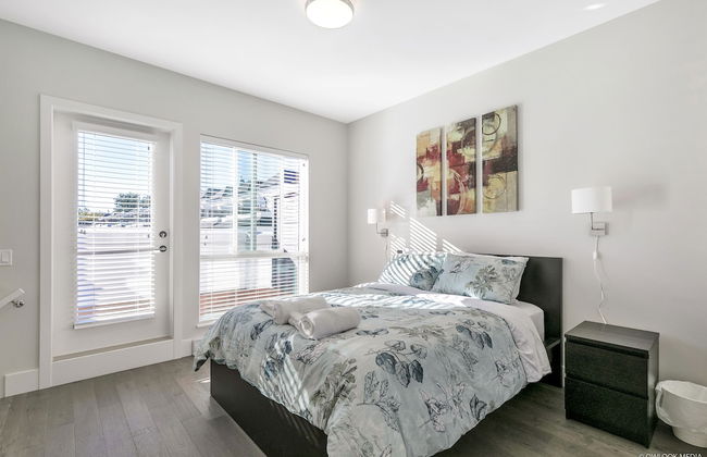 Modern Townhouse at Marine by Elevate Rooms - Photo 8