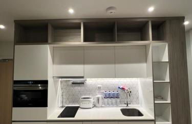 London Heathrow Airport Apartment Voyager House Terminal 12345 - EV electric and Parking available - Foto 22