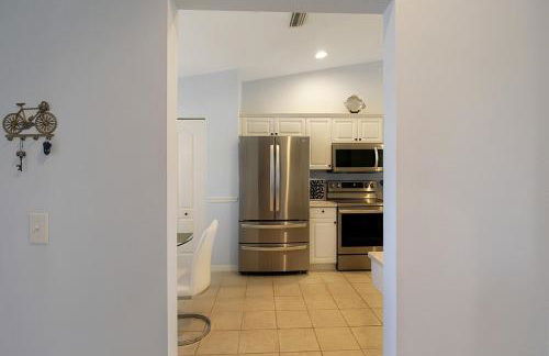 Well-appointed lakefront condo - Heritage Oaks County Club - Foto 31