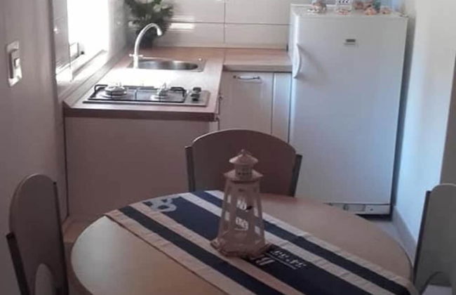 Cozy Robinson Crusoe-style House - Photo 6