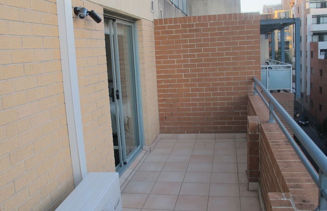 Sleek apartment Unit 87 - Photo 22