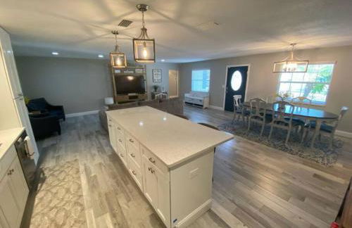 3 bedroom 2 bath with hot tub, game room and boat slip - Foto 3