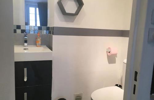 Le Suffren, studio classé ventilé ,wifi, à 100 m de la plage - Foto 16