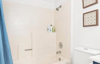 5bed 3bath Private gated community home 7miles to Downtown La close to Disney - Photo 10