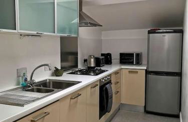 Stylish apartment in the centre of Hebden Bridge. - Photo 9