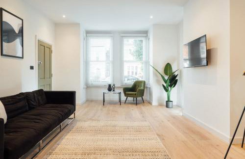 Luxurious & Modern London Apartment in Honor Oak - Photo 14