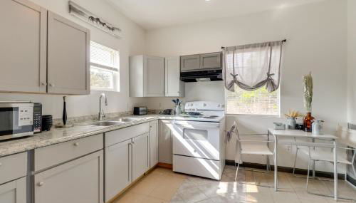 4 Mi to Lake Bastrop Pet-Friendly Apartment! - Foto 2