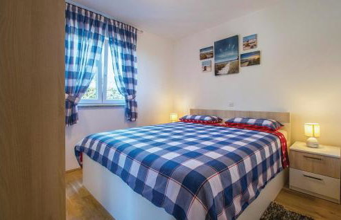 2 Bedroom Awesome Apartment In Labin - Photo 5