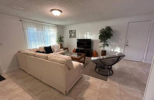 Master Bedroom w Pvt Bath in shared home - Foto 19