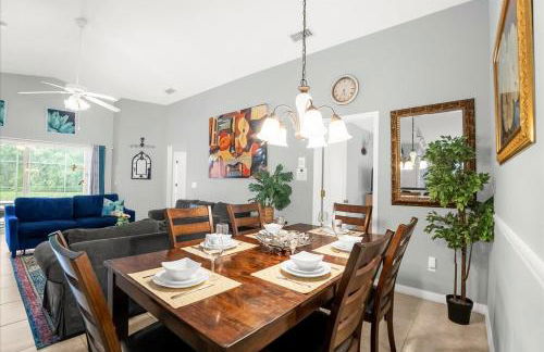 Upstay Lakeside Retreat w Private Pool and Game Room - Foto 8