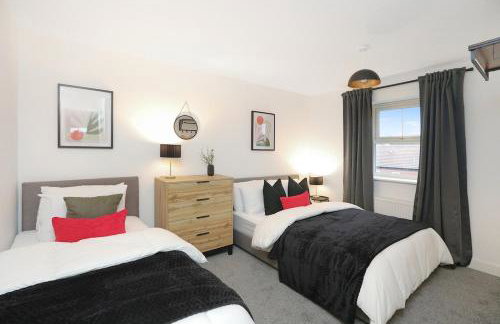 Spacious Home For Contractors,Families,Groups, Sleeps 10, Free Parking - Foto 11