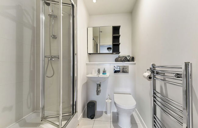 Luxury 2 bed Apartment in Canary Wharf - Free Wifi - Foto 7