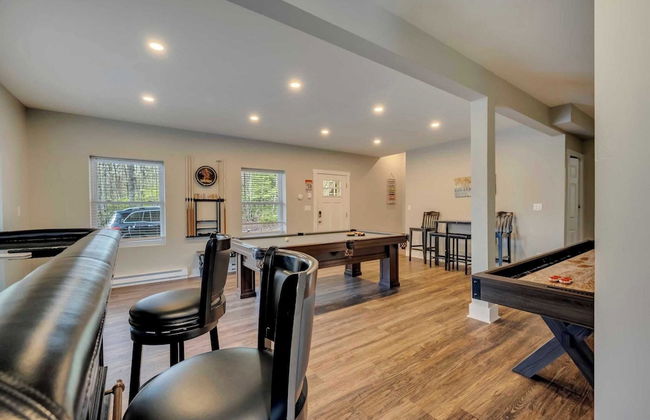 Bear Creek Bliss by Avantstay Sleeps 16 + Game Room, Deck, Fire Pit! - Foto 17