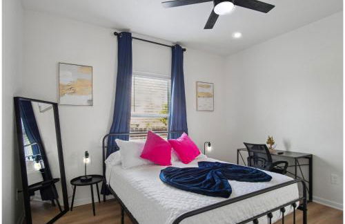 Peaceful Stays with Easy Access to Downtown - Foto 18