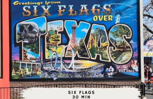 Spacious 4BR 3BA with Yard Mins to LakeLewisville - Foto 48