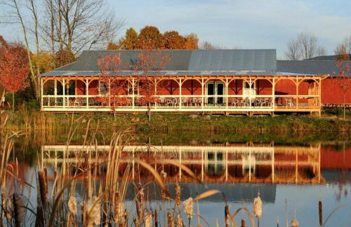 Private 5-Acre Escape - Pool, Lake & Gardens - Foto 2