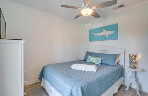 Walk to Ocean Surfside Beach Condo with Pool Access - Foto 13