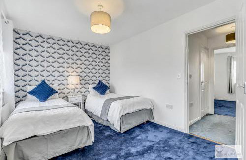 Spacious Whitwick Stay 3-Story House - Photo 15