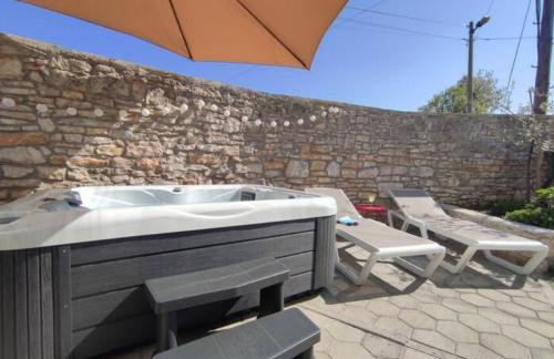 Apartment with Whirlpool and BBQ near Poreč - Foto 2