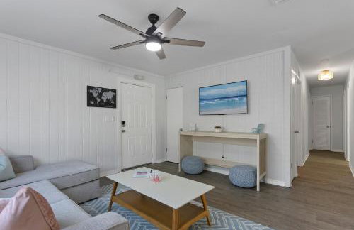 5 min Beaches~Mini Golf~Pool Table~Pets~KING BED + - Foto 9