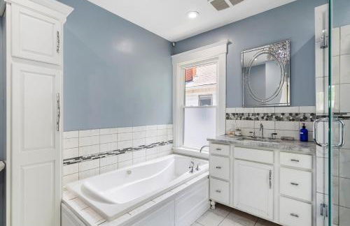 Modern Oakley Retreat - King Bed - Free Parking - Centrally Located - Foto 7