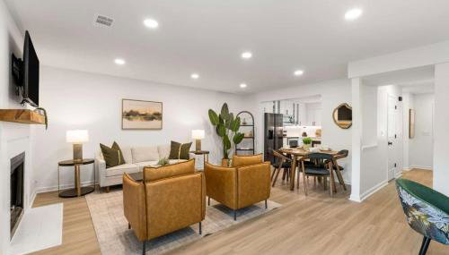 Stroll to Downtown Alpharetta AND Avalon Shops - Foto 3