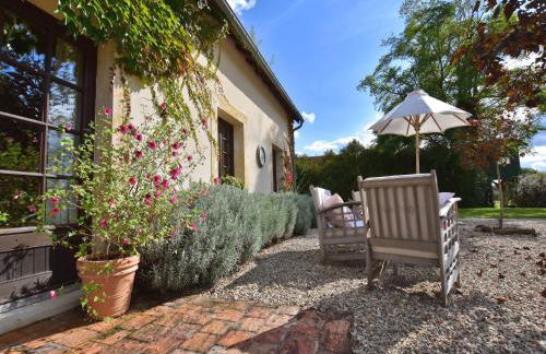 Holiday Home in Le Châtelet with Pool - Foto 8