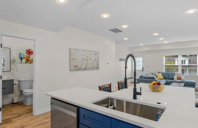 Stylish 4BR Haven Backyard and Fire Pit - Foto 13