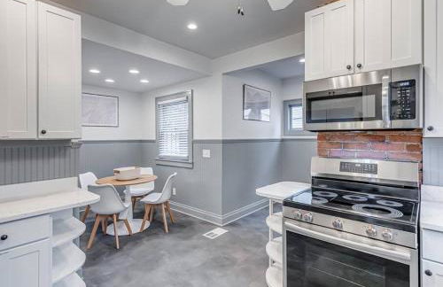 Upscale Historic Home near Downtown, Hall of Fame, Beach, Arenas - Foto 14