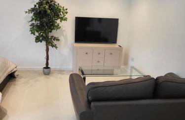 Beautiful One Bed Studio Flat - Dog Friendly - Foto 13