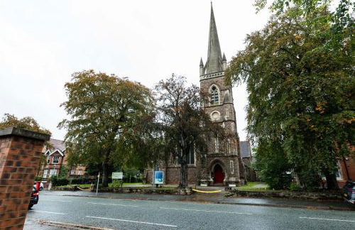 Luxury Modern Flat In Wolverhampton- Garden Views - Photo 11