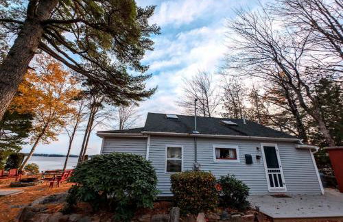 Back of the Moon Lakefront Camp family watersports fire pit 1 dog beach sleeps 8 - Foto 4