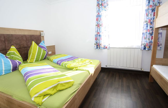 Idyllic Holiday Home in Goldegg Weng Near ski bus - Photo 4