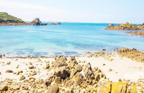 Charming Breton Holiday Home Right by the sea - Photo 69