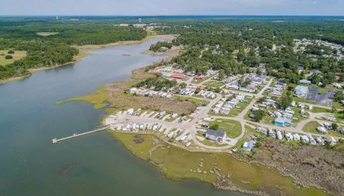 Surf City 2BR Model Home with Pool and Boat Ramp Access - Foto 5