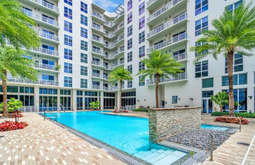 Bright and Airy 2 Bed on Biscayne Blvd with Free Park - Foto 39